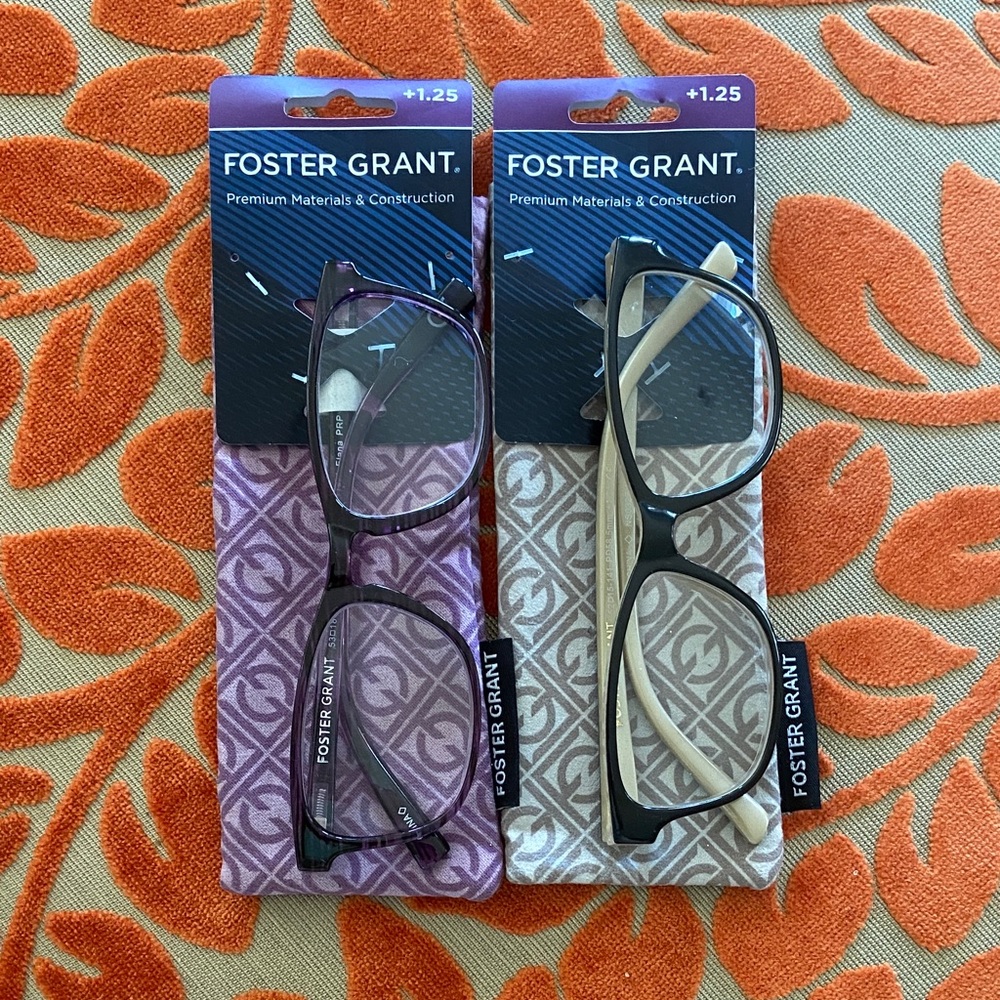 FOSTER GRANT READING GLASSES WITH SLIP CASE +1.25 Two pairs